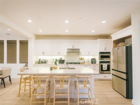 279  Barnes  , Tustin, CA