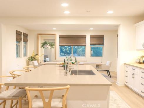 279  Barnes  , Tustin, CA