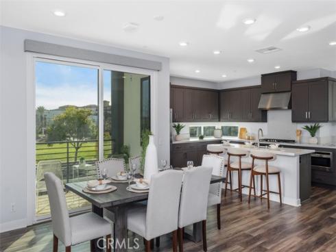 430 Transport , Tustin, CA