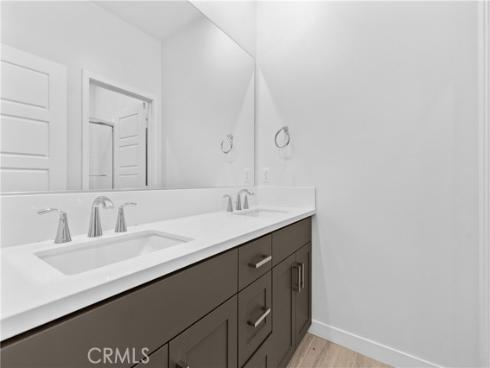 430 Transport , Tustin, CA