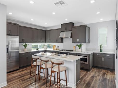 430 Transport , Tustin, CA