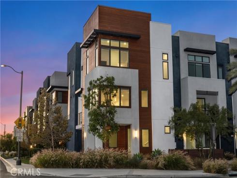 430 Transport , Tustin, CA