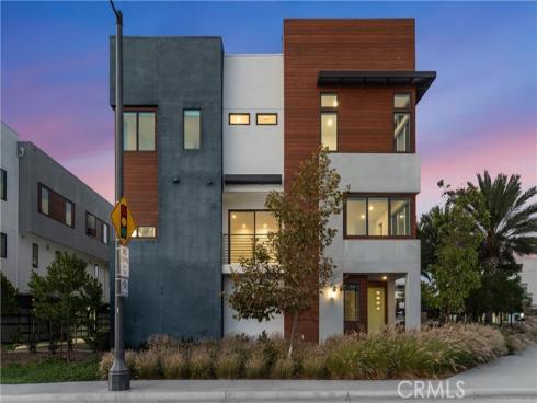 430 Transport , Tustin, CA