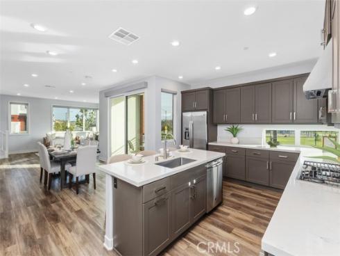 430 Transport , Tustin, CA