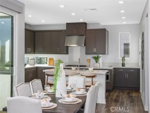 430 Transport , Tustin, CA