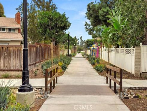 1782  Green Meadow  , Tustin, CA