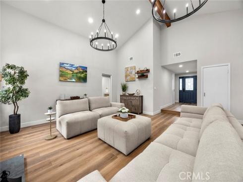 1782  Green Meadow  , Tustin, CA