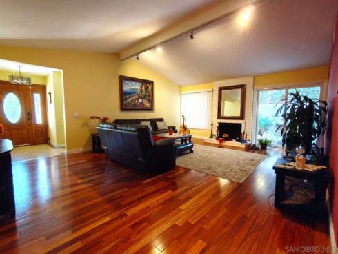 14491 Pinewood Rd , Tustin, CA