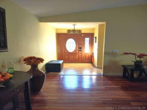 14491 Pinewood Rd , Tustin, CA