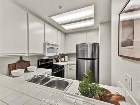 2960  Champion  1407  Way, Tustin, CA