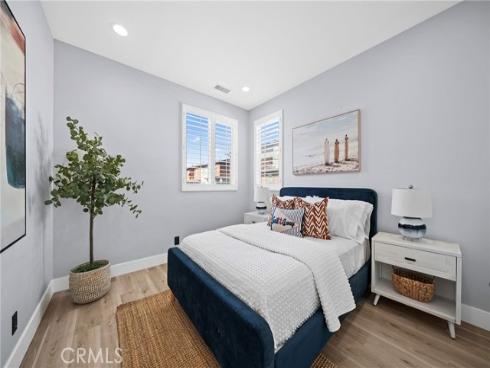 328 Flyers Lane, Tustin, CA