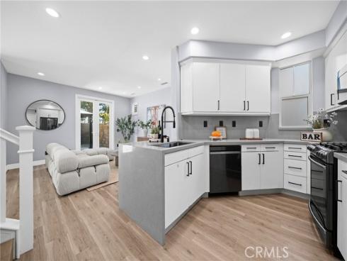 328 Flyers Lane, Tustin, CA