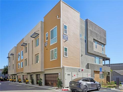 148  Balsawood  , Tustin, CA