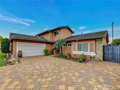 1652  Lance  , Tustin, CA