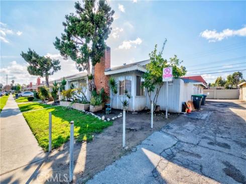 15821  S Myrtle  , Tustin, CA