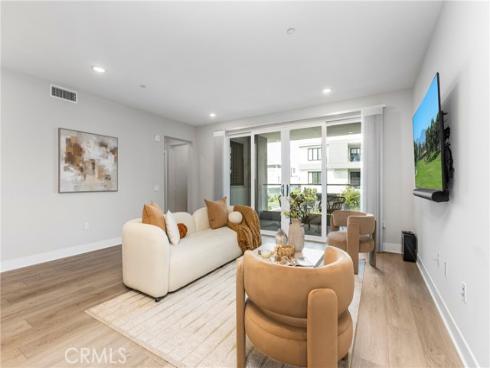 16235  Dawn Way  201 , Tustin, CA