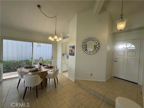 13679  Iroquois  , Tustin, CA