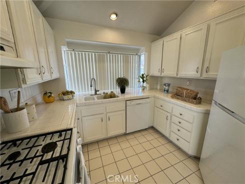 13679  Iroquois  , Tustin, CA