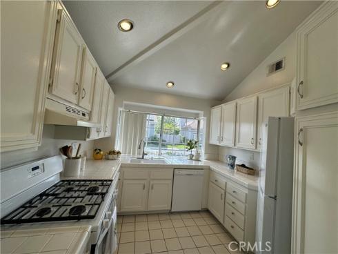 13679  Iroquois  , Tustin, CA