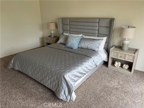 13679  Iroquois  , Tustin, CA