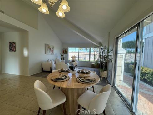 13679  Iroquois  , Tustin, CA