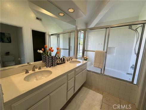 13679  Iroquois  , Tustin, CA