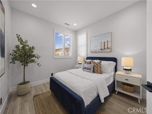 328  Flyers Ln  , Tustin, CA