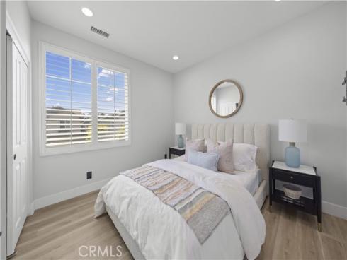 328  Flyers Ln  , Tustin, CA