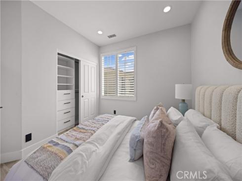 328  Flyers Ln  , Tustin, CA