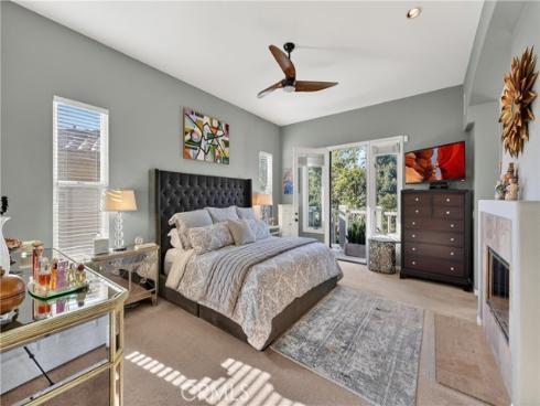 2531  Aquasanta  , Tustin, CA