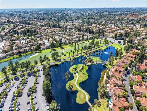 2531  Aquasanta  , Tustin, CA