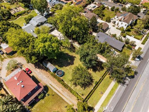 440 W Main Street , Tustin, CA