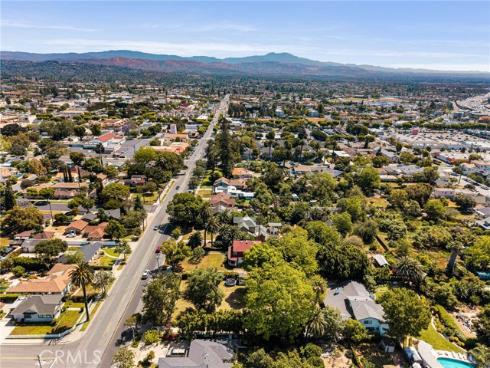 440 W Main Street , Tustin, CA