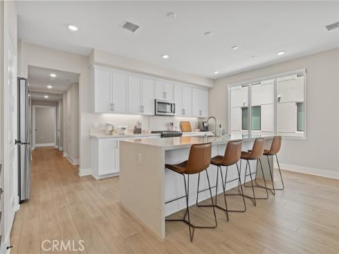16289 Dawn Way 209 , Tustin, CA