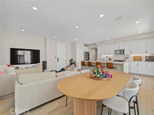 16289 Dawn Way 209 , Tustin, CA