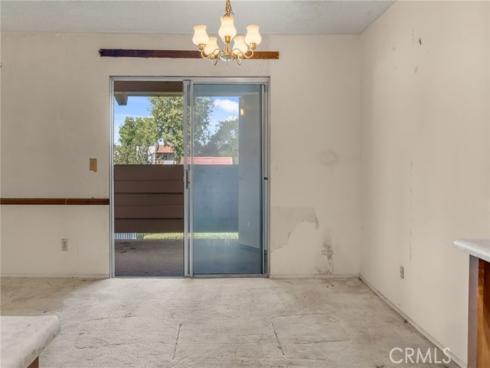 17574 Vandenberg 11 , Tustin, CA