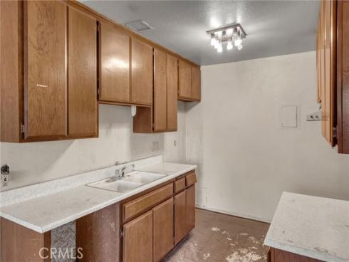 17574 Vandenberg 11 , Tustin, CA