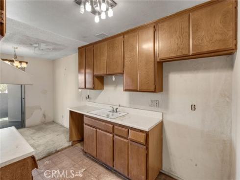 17574 Vandenberg 11 , Tustin, CA