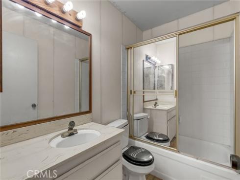 17574 Vandenberg 11 , Tustin, CA