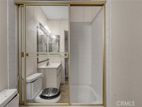 17574 Vandenberg 11 , Tustin, CA