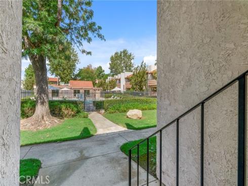 17574 Vandenberg 11 , Tustin, CA