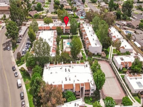 17574 Vandenberg 11 , Tustin, CA