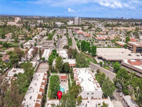 17574 Vandenberg 11 , Tustin, CA