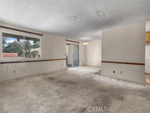 17574 Vandenberg 11 , Tustin, CA