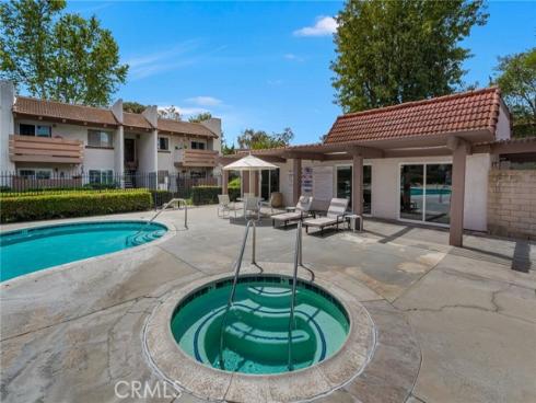 17574 Vandenberg 11 , Tustin, CA