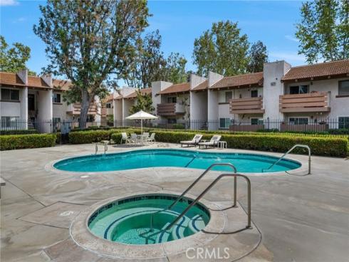 17574 Vandenberg 11 , Tustin, CA
