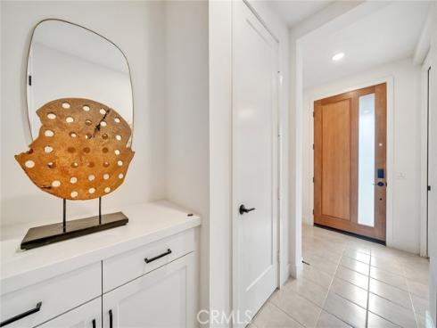 16158 Veterans Way , Tustin, CA