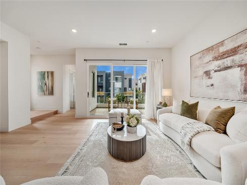 16158 Veterans Way , Tustin, CA
