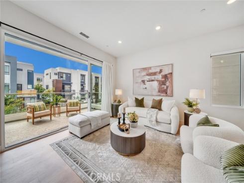 16158 Veterans Way , Tustin, CA