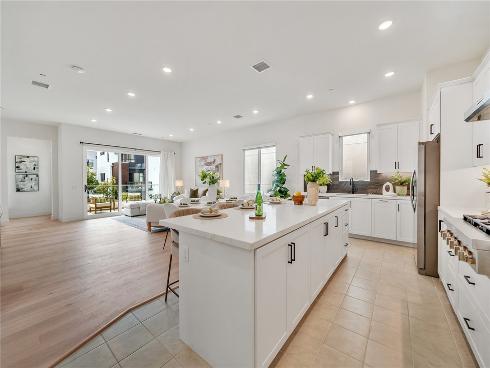 16158 Veterans Way , Tustin, CA